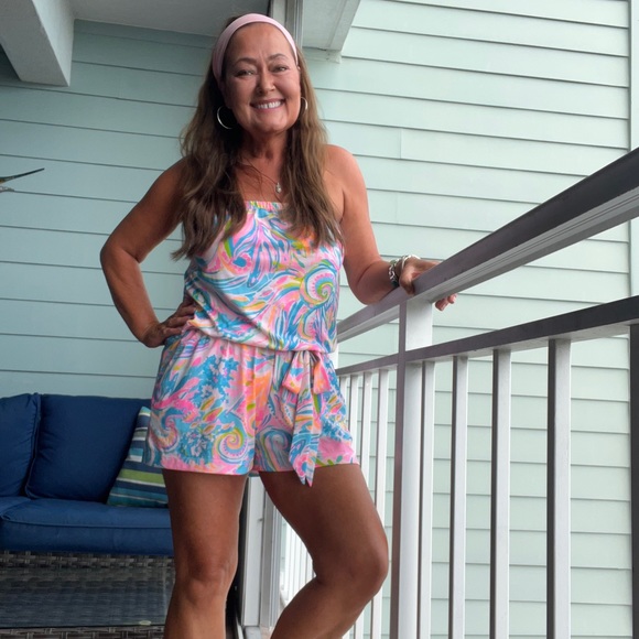 Lilly Pulitzer Ritz Strapless Romper in Carnivale Coral- L EUC - Picture 3 of 8